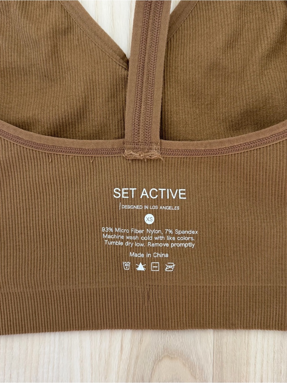 Set Active Ribbed V Top - Picture 3 of 4